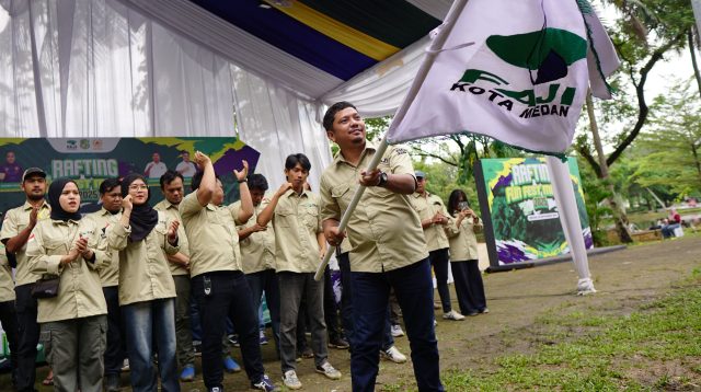 Pengurus Faji Medan 2025-2029 saat dilantik di Taman Cadika, Medan Johor, Kota Medan, Sabtu (20/09/2025). (Foto : Faji Medan)